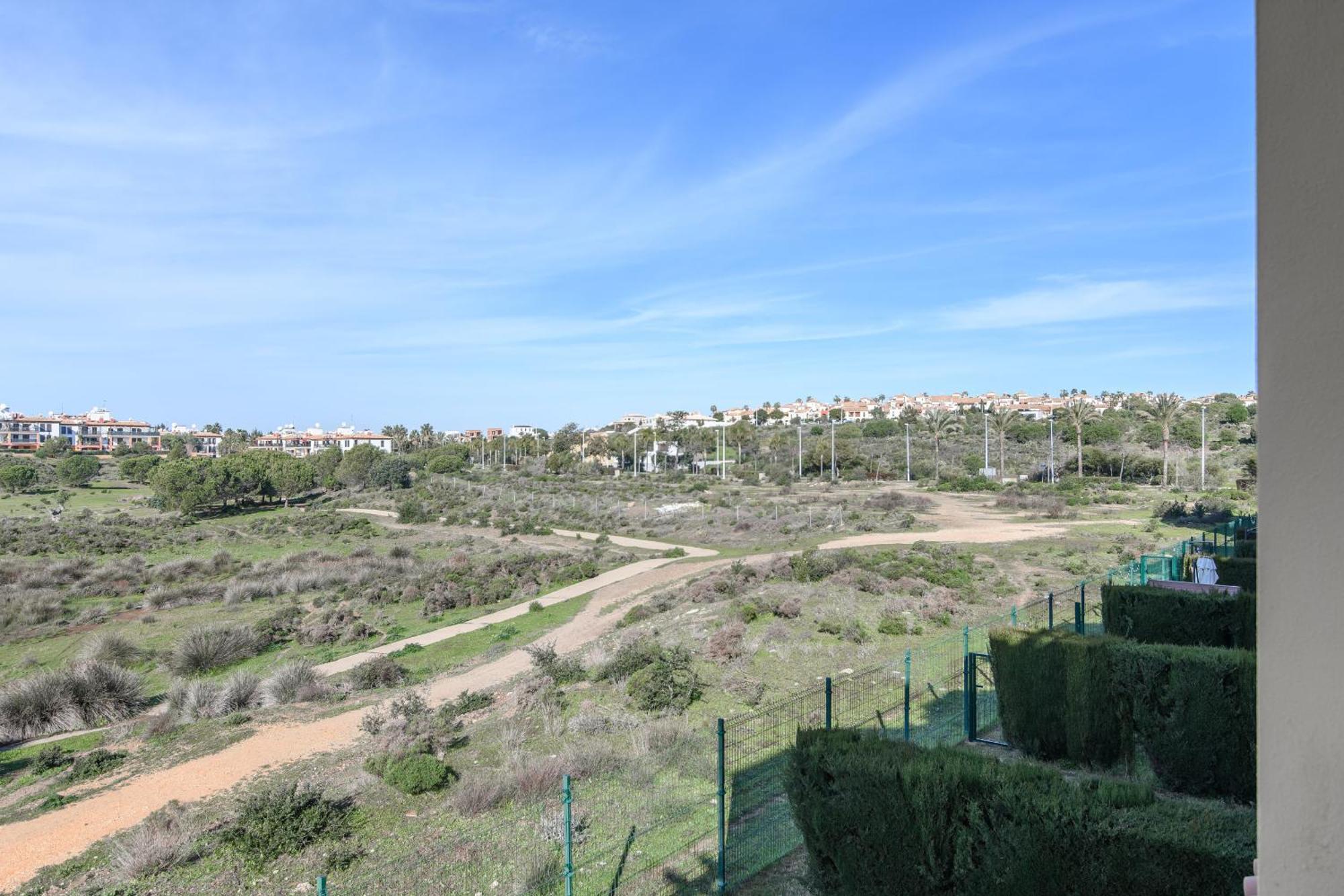 Albatros Golf I By H